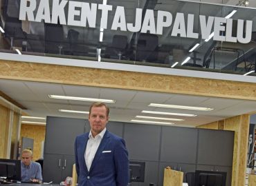 Harri P&auml;iv&auml;niemi kiitt&auml;&auml; - ja summaa juhlavuoden